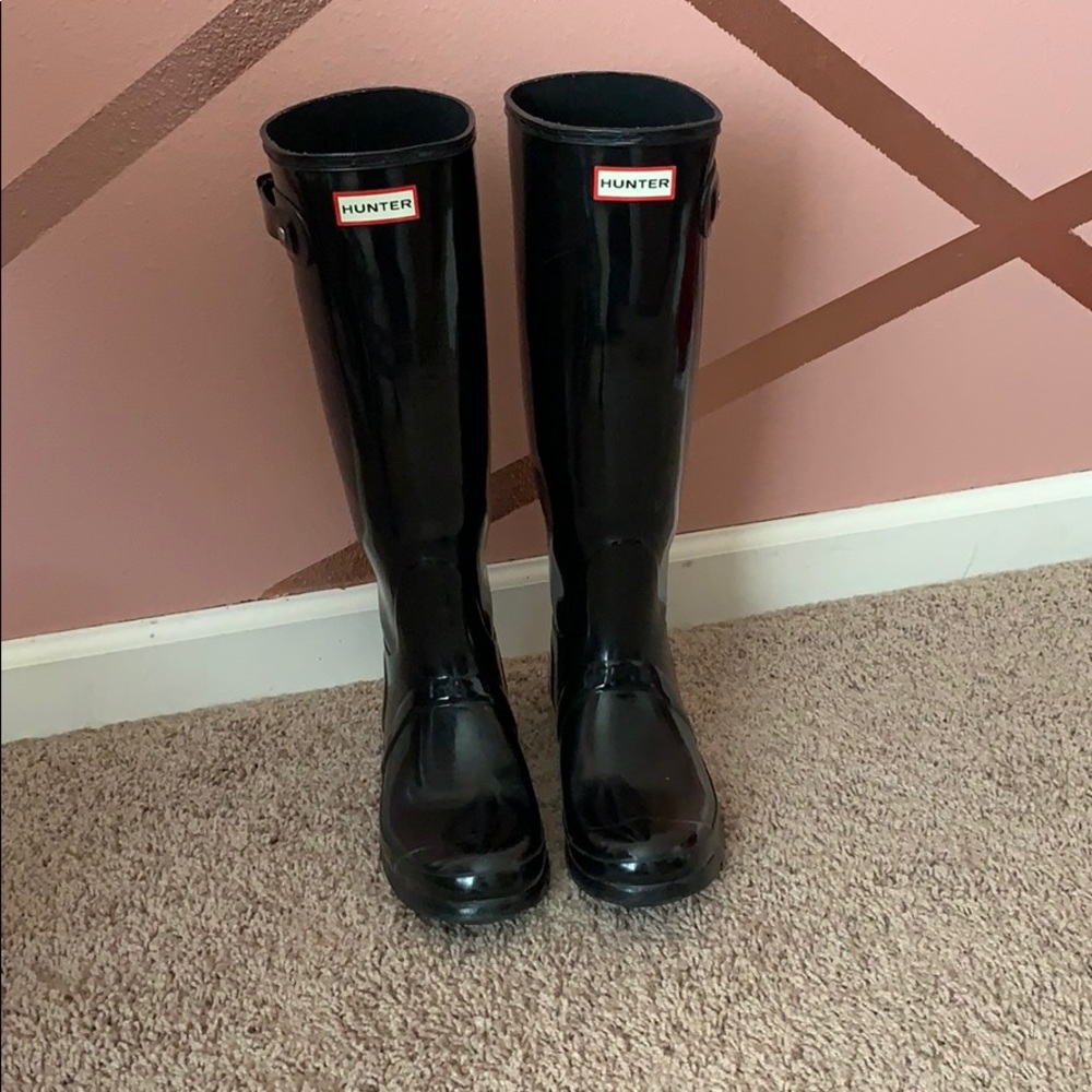 Hunter Tall Rain Boot + 2 Pair Boot Socks